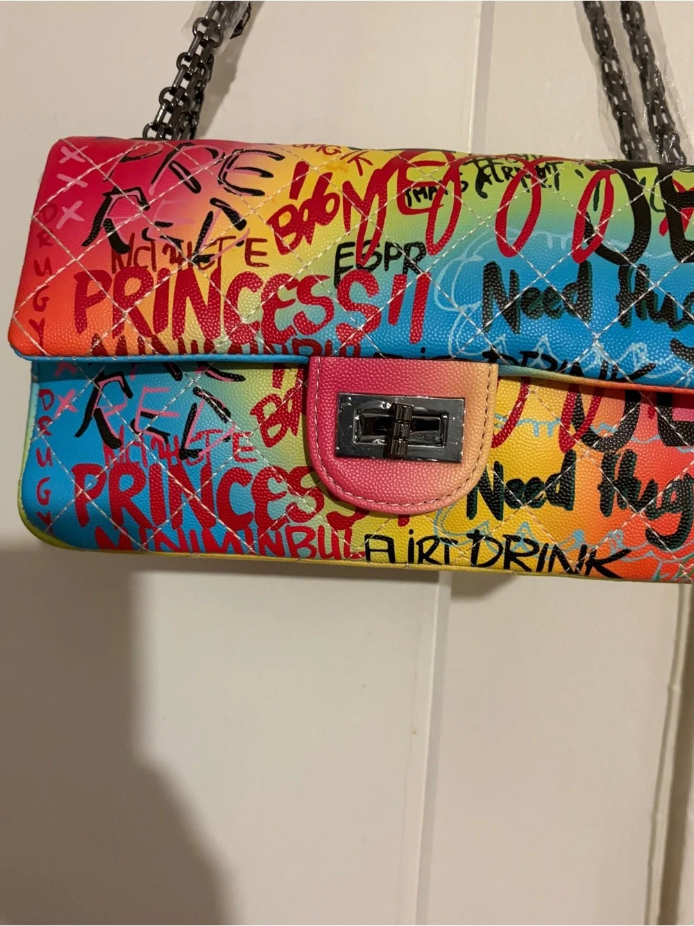 Colorful Graffiti Print Chain Shoulder Bag - Multicolor